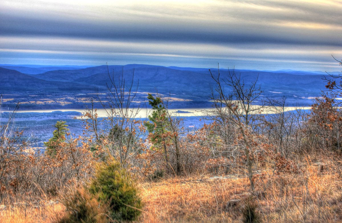 silvercreekserv's tweet image. Southwestern Energy Seeing Success In The Moorefield Shale #shale #progress seekingalpha.com/article/408855… $SWN