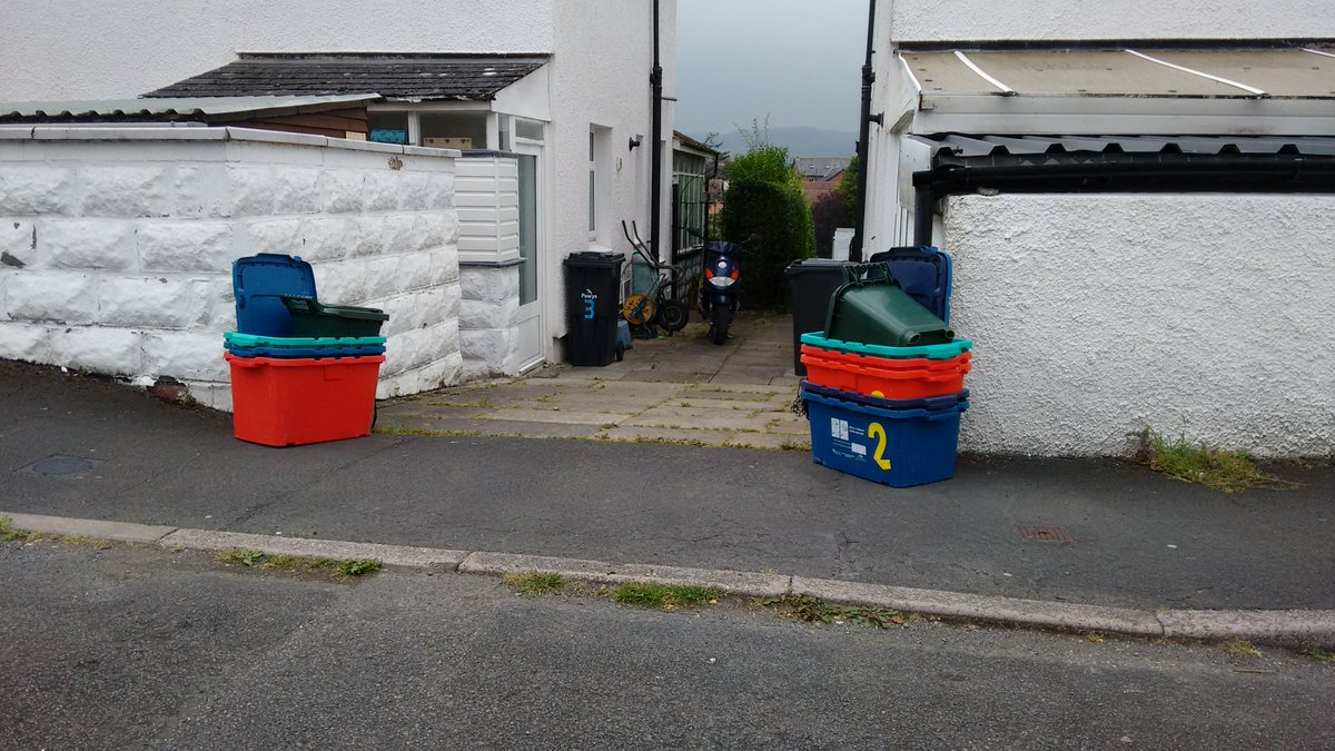 PowysRecycles's tweet photo. Great work by the #recycling operations team in #Llandrindod today putting all containers back neatly Russian doll style #tidy https://t.co/85wM4FKOLh