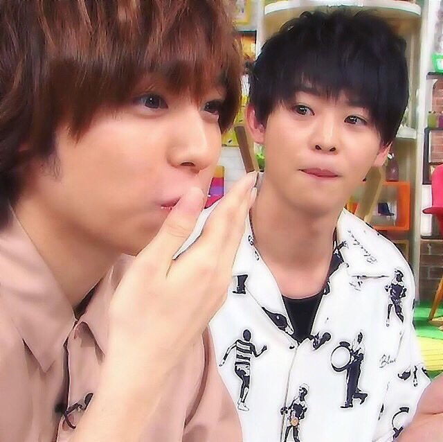 JUMPJUMP_YR's tweet photo. 見つめてますぞ💕
大ちゃん👀→いのちゃん

#HeySayJUMP 
#有岡大貴
#伊野尾慧
#見つめてる https://t.co/ABlm9h7kiQ