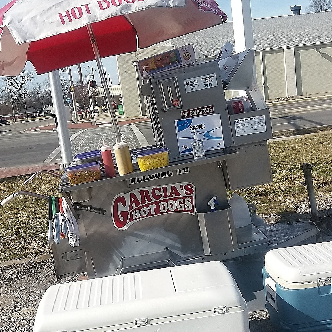 Good morning friends Garcia's Hot Dogs open today from 11:00am to 7:00pm 16and Emerson