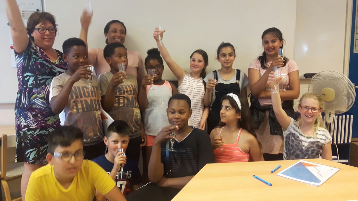 PJ_Ateliers's tweet photo. Afsluiting van het taal- en rekenatelier! @PausJoannes https://t.co/kDOBgJdG8n
