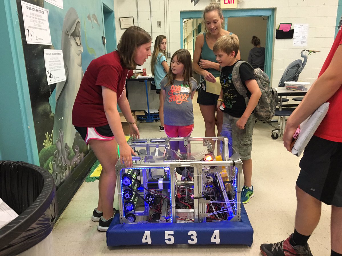 TheWiredWizards's tweet photo. Demo yesterday at WB Elementary was a success! #STEM #FIRSTRobotics #KidsInEngineering https://t.co/10v6mLWBX0