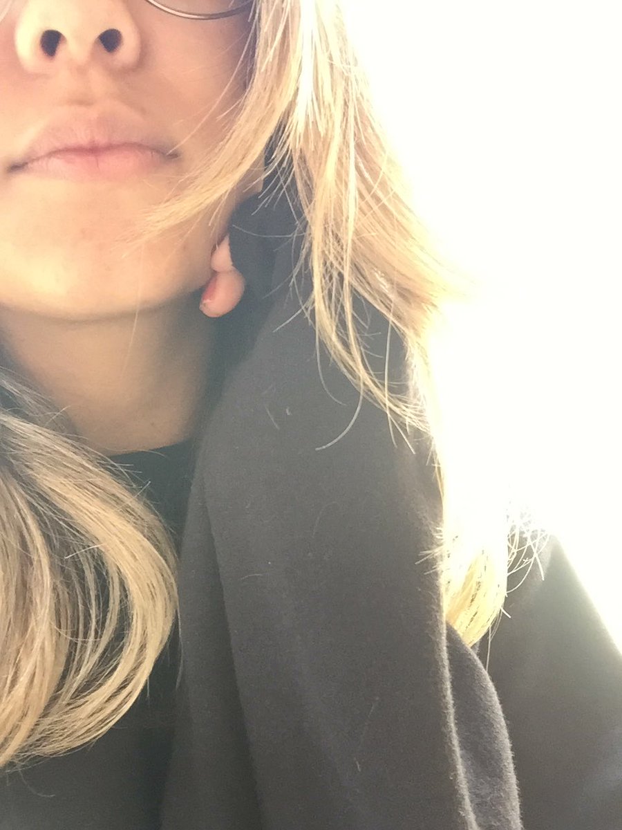 GabiDeDeeus's tweet photo. Frio mais gostoso https://t.co/34WJbAdXxE
