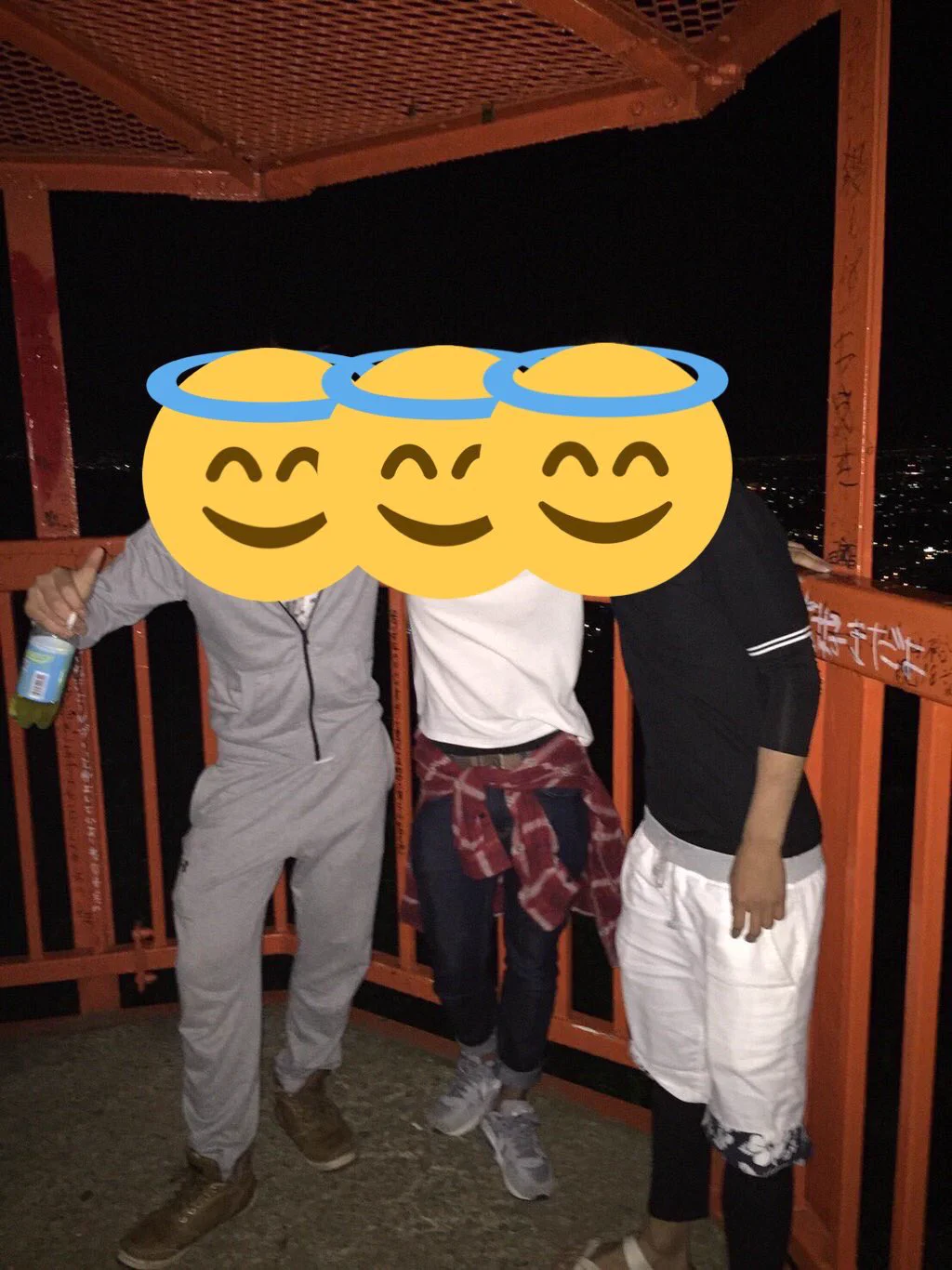 心霊現象なの？それとも画像加工なの？ww心霊写真が信じられなくなる画像ww
