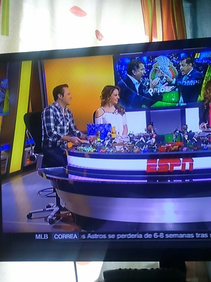 emilianosanches's tweet photo. Me encantas amiga @paugr en #ToqueInicial millones de besos π https://t.co/SjHRHTPoeH