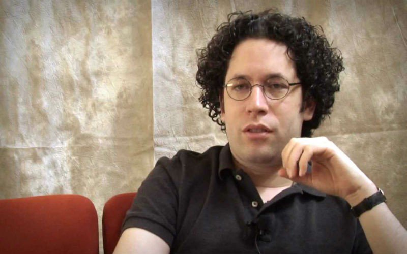 noticierovv's tweet photo. #Política #20Jul @GustavoDudamel pidió al Gobierno que suspenda la convocatoria a la Constituyente https://t.co/ix5Em1segm https://t.co/HXtr6xVv3G