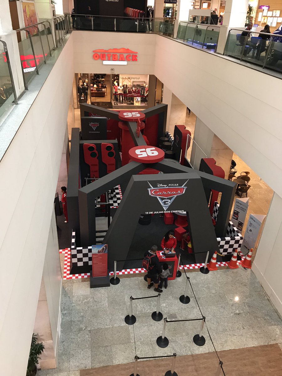 ShoppingTijuca's tweet photo. A diversão já começou! Vem gente! #eleehocara https://t.co/l9SkTYCPQe