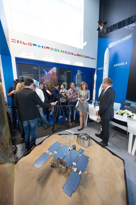 We’re at #MAKS17 this week. Here’s a sneak peak at our pavilion, including <a href="/roscosmos/">РОСКОСМОС</a>’ Igor Komarov meeting <a href="/janwoerner/">Jan Wörner</a>.