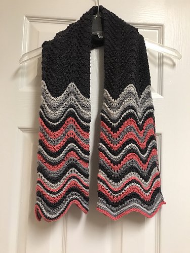 MyYarnBox's tweet photo. Striking scarf made by Ravelry member newdaydawns! Created with #WonderlandYarns from #Yarnbox: https://t.co/4M8BUaKoZt