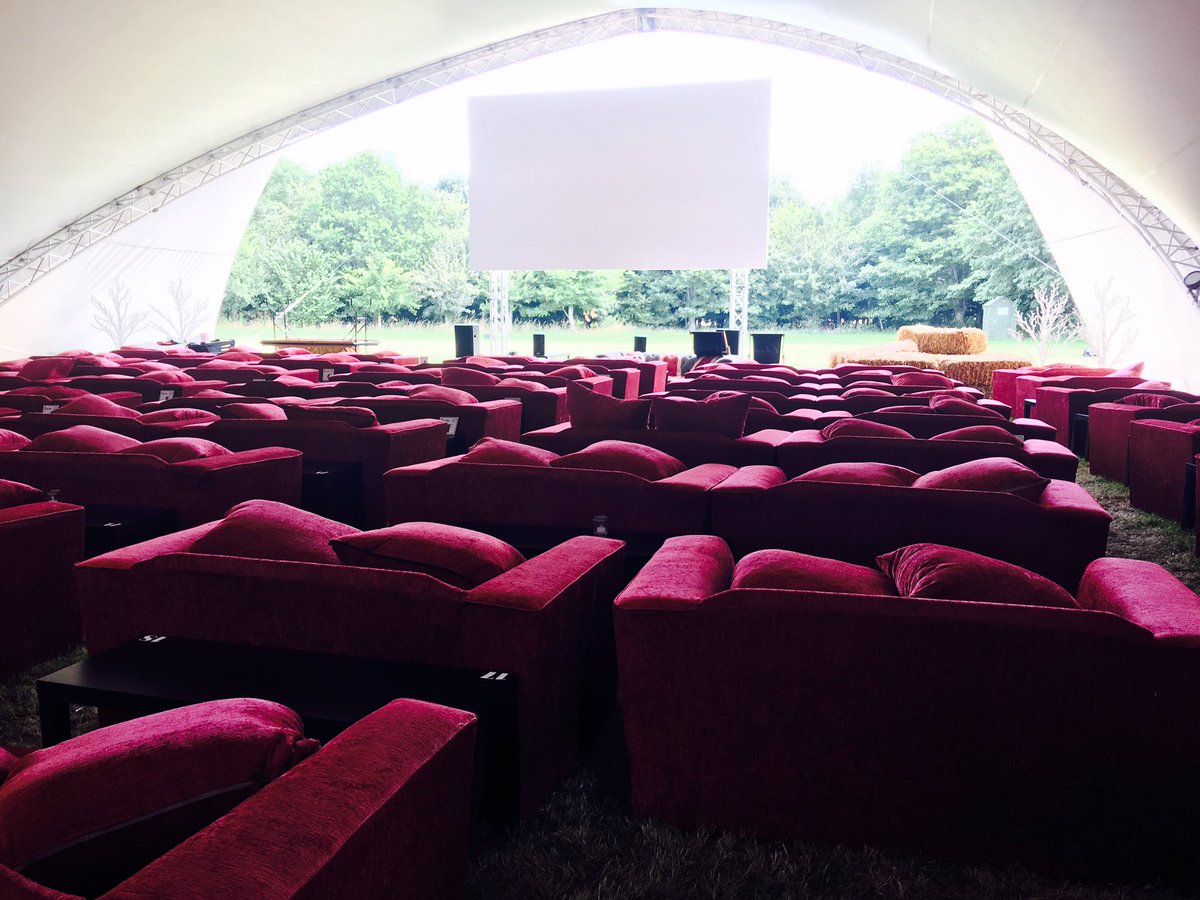 avrilappleyard's tweet image. @LernouxDock We popped into @chewtonglen yesterday #beautiful #fabvenue #@PopUpPictureCo #marketgarden #eventprofs #stunning