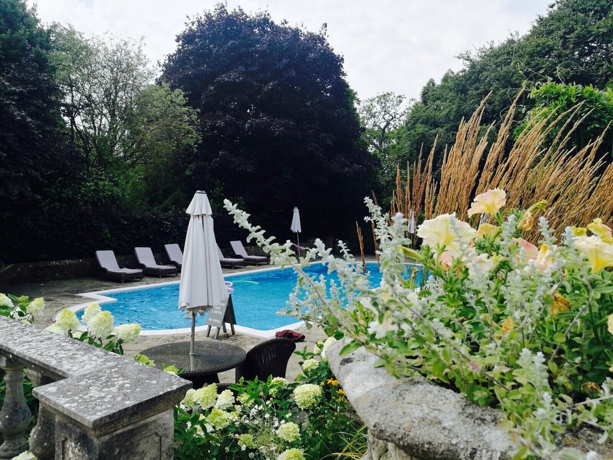 avrilappleyard's tweet image. @LernouxDock We popped into @chewtonglen yesterday #beautiful #fabvenue #@PopUpPictureCo #marketgarden #eventprofs #stunning