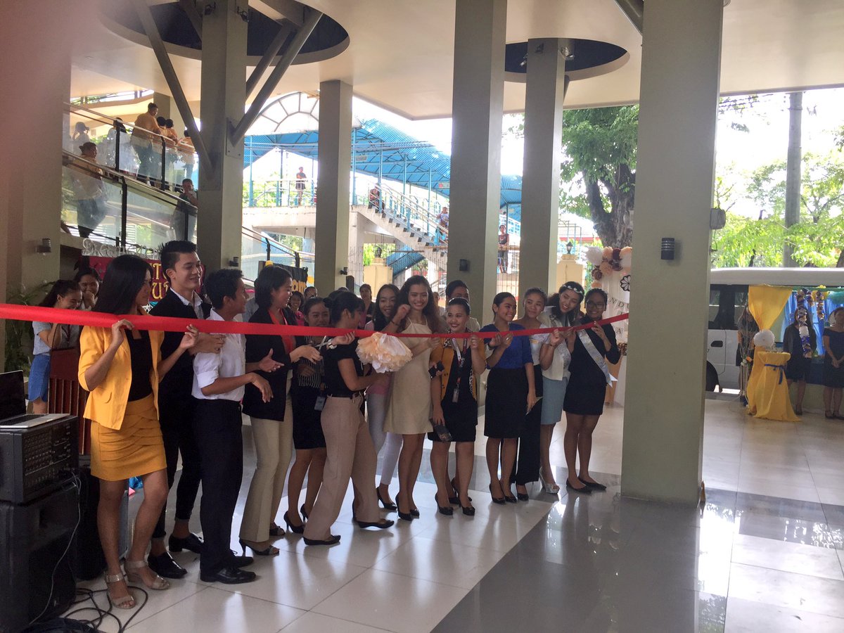 AtupMhei's tweet photo. Event Launching β¨β¨β¨ #iLVirtuosoCebu #2ndBestBooth #MostDisciplined #MostVisited #GoldSilverBlackWhite https://t.co/d2TQKDyFyg