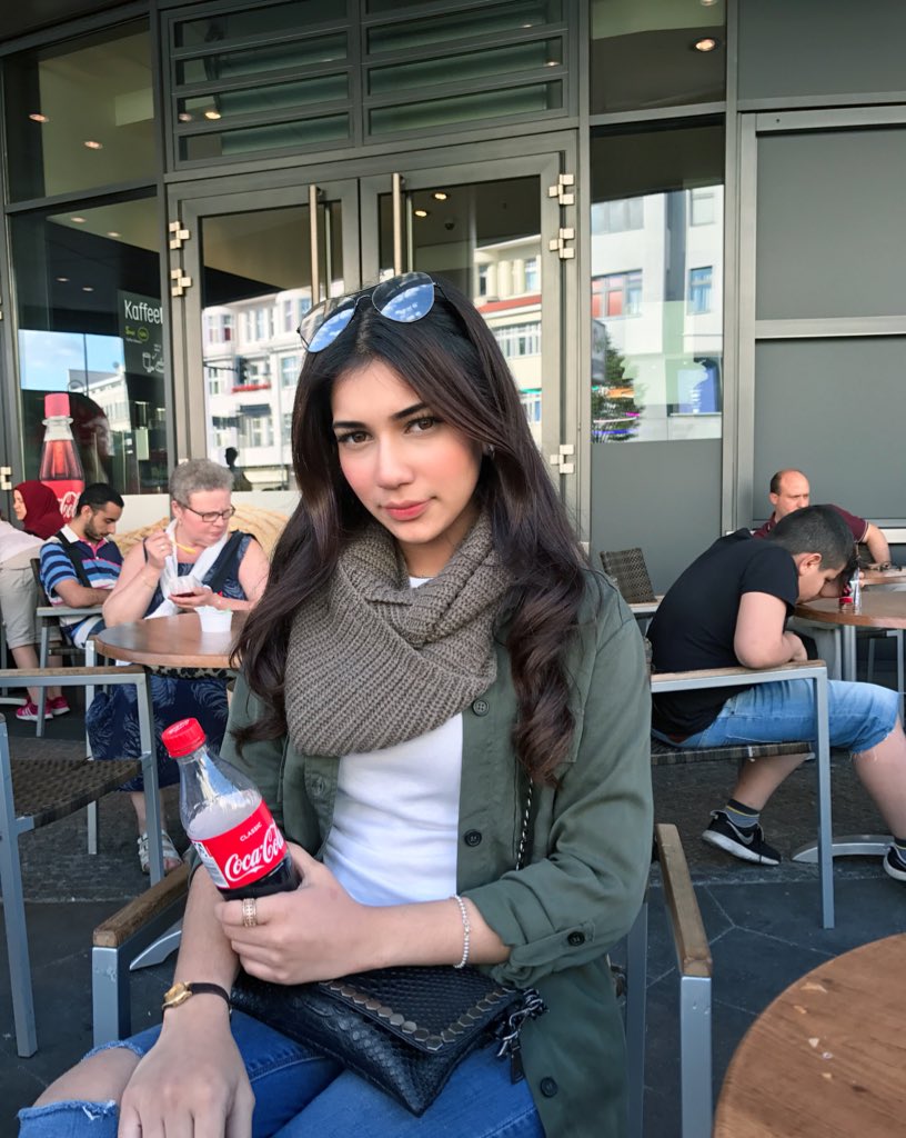 elisyasandhaa's tweet photo. Berlin is such a beautiful city 🌈 https://t.co/0h0AwpBzLG
