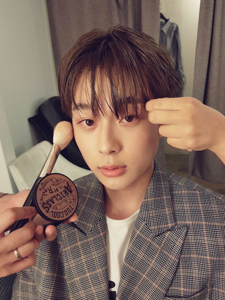 cubeunited's tweet photo. [#��선호] #더스타매거진 #8월호 여러분..기대하세요❣ https://t.co/HENDp74cLW