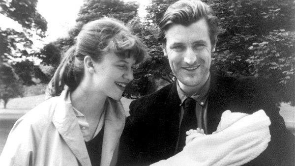 olaseranyson's tweet photo. "Eras un mundo nuevo. Mi nuevo mundo./ Así que esto es América, me maravillé/ ¡Qué bella, qué hermosa es América!" Ted Hughes para Plath https://t.co/MpU0oqP4uc