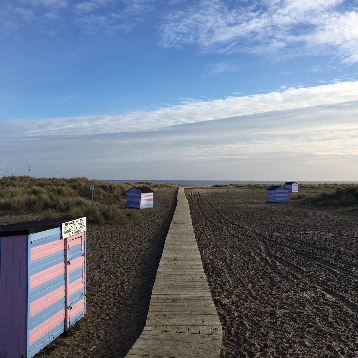 River_Care's tweet photo. Not long until our Great Yarmouth #BeachClean at North Denes Dunes, next Tuesday! Be a #BeachHero &amp; join us 😎 info: https://t.co/Fi4OWoRvaY https://t.co/uHZfogvTWm