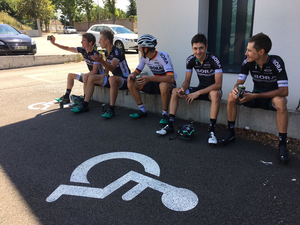 RideOnTweets's tweet photo. Besides The Saddle: Bonjour! It Is Le Tour In Photos (3) https://t.co/IyCwYCIdwe #TDF2017 #TourdeFrance https://t.co/cU1fmTrBk1