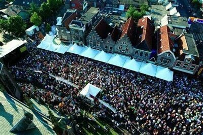 UitInSchagen's tweet photo. Wij tellen af! Met wie sta jij hier straks weer tijdens de 35ste editie van Rabopopweekend? 
#popweekend #schagen #gratis #festival https://t.co/ziflC6HHPJ