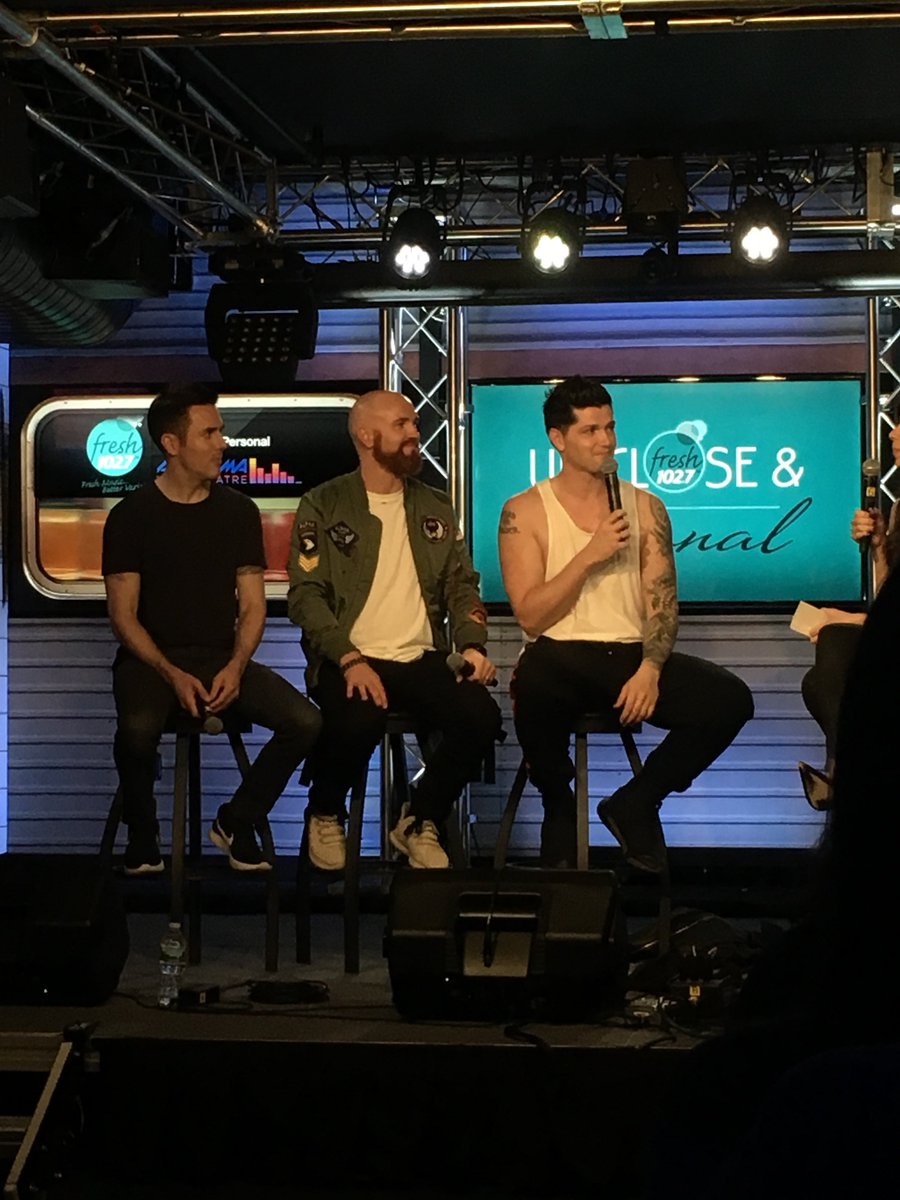 ImCarlosAnthony's tweet photo. .@thescript are with us for a #freshupclose &amp; they want McGregor to KO Mayweather. #mayweather #mcgregor #thescript #fresh1027 #ufc #boxing https://t.co/7isUEuXW2Q