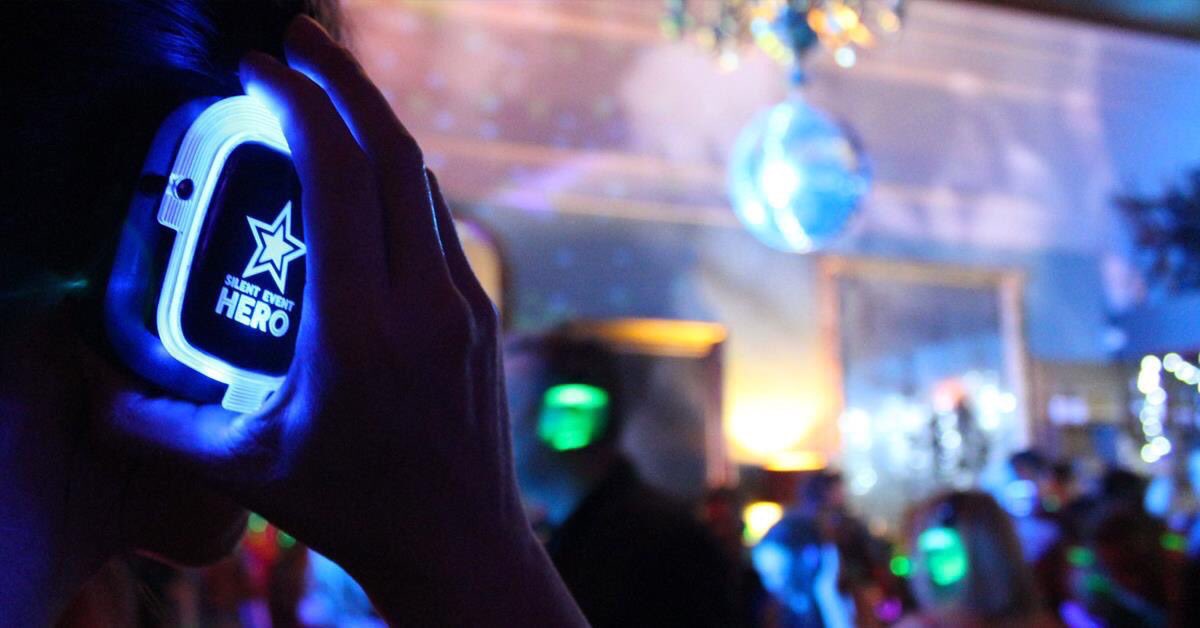 silenteventhero's tweet photo. Throwing a #party in #Devon? https://t.co/KsIkRJERHy #silent #disco #event #festival #cinemas #weddings #music #djs #devonhour https://t.co/XDf5oMCEBH