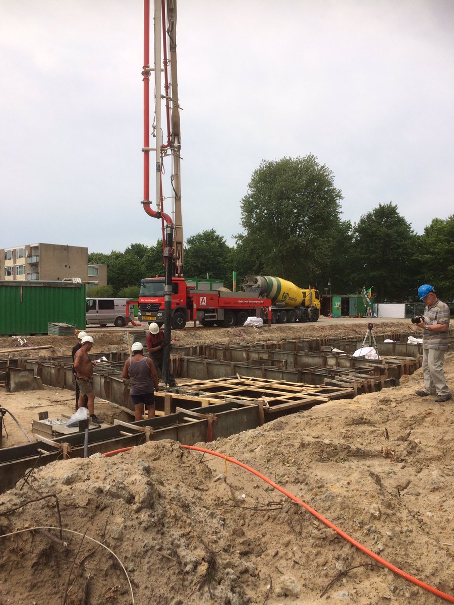 Ferd_Rooymans's tweet photo. Vandaag blok 1 fundering gestort van de 48 appartementen "De Willem De Zwijger" #BAM #Best https://t.co/BobebbsZ3t