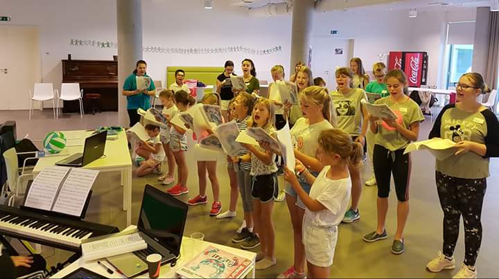 Musicalkamp voegt leven toe aan de jaren <a href="/TriamantBelgium/">Triamant</a>. #Vitaliteit #verbinding #zorgelooswonenvoluitleven #casma #QoL #healthyaging