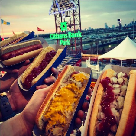 HatfieldMeats's tweet photo. Some of our favorite #dogVIEWS on behalf of #NationalHotDogDay! 🌭 https://t.co/knFoD1LIOi