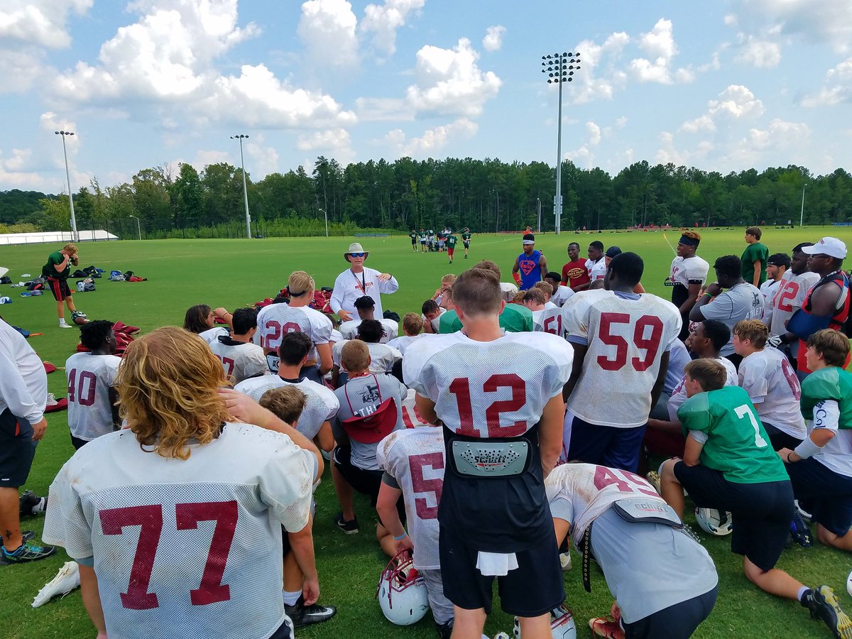 aj136123's tweet photo. It's been 2 LONG hard hot days. Great work Hawks!!! @MCFootballCoach @Coach_SJarvis @MillCreekHawk @MCHAWKSFCA @CreeksFreeks https://t.co/rw9jQiavIZ