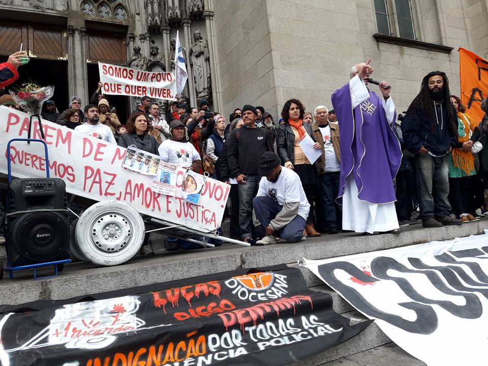 psol50saopaulo's tweet photo. Hoje à tarde aconteceu a missa de 7° dia em memória de Ricardo Nascimento, o Negão, carroceiro assassinado pela PM em Pinheiros #TemQueViver https://t.co/9FSISjDCxf