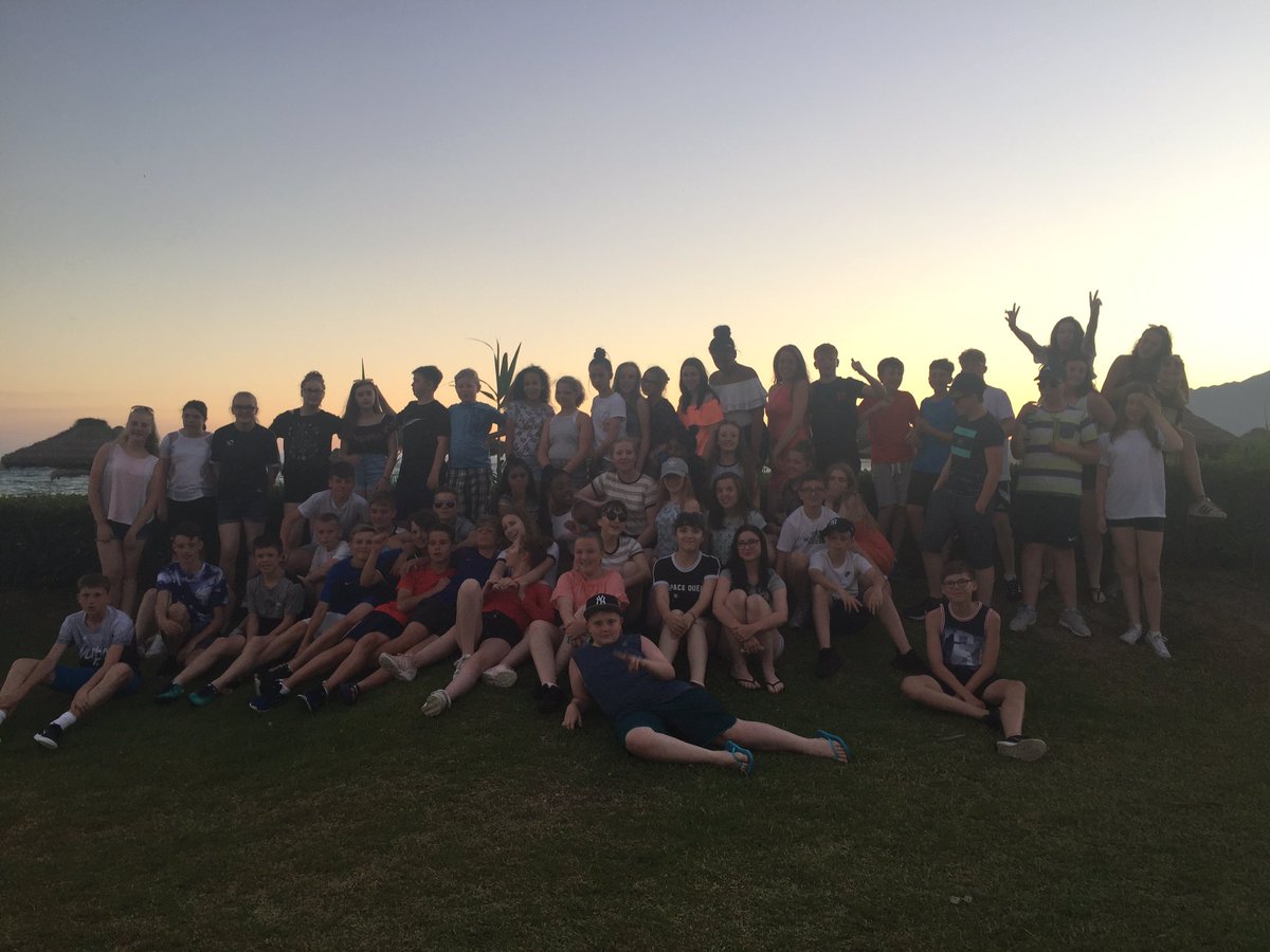 FramwellgatePE's tweet photo. @fram_official @framteaching Malaga sunset to end a perfect day #teamDB #teamLutynski #teamSummerson #teamSands #teamDinsdale #teamSlane https://t.co/sym4pPMcv7