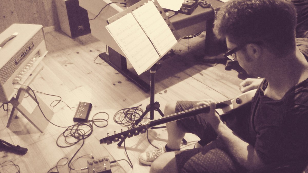 Seguimos trabajando duro, y pronto os daremos buenas noticias ;)
#caravanasur #bigtoneamps #valencia