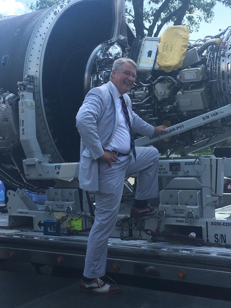 RTX_Policy's tweet photo. .@RepRickAllen is "all in" on #TheGreenEngine! Great #mfg work in #Columbus plus a $9.7M @prattandwhitney GTF supply chain! #UTCinAmerica https://t.co/rGifVGCdn1