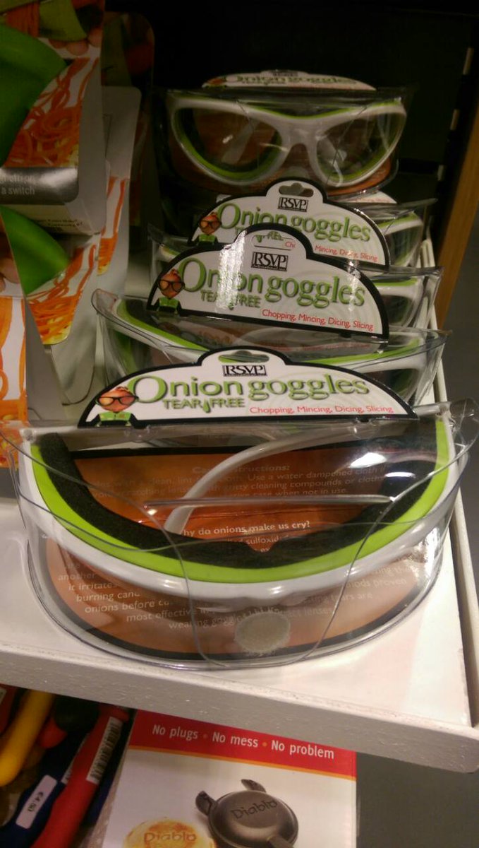 skulduggery007_'s tweet photo. Onion goggles cause I've just got too much money.. https://t.co/iwCn7Qw5k8