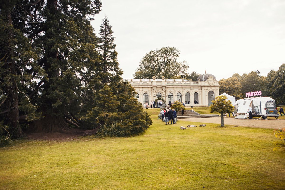 Amazing #wedding at the beautiful #wrestpark with Silver Trailer Photo Booth ❤ #weddingplanner <a href="/PuddingBridge/">Pudding Bridge</a> #weddinghour