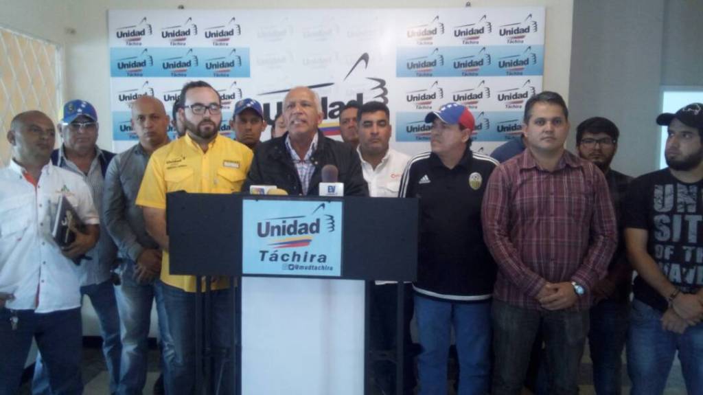 wlkyts's tweet photo. MUD Táchira: Todas las protestas de los diferentes sectores de la sociedad son válidas… https://t.co/eEGyQ6bCEg https://t.co/ZdhgGobyRs