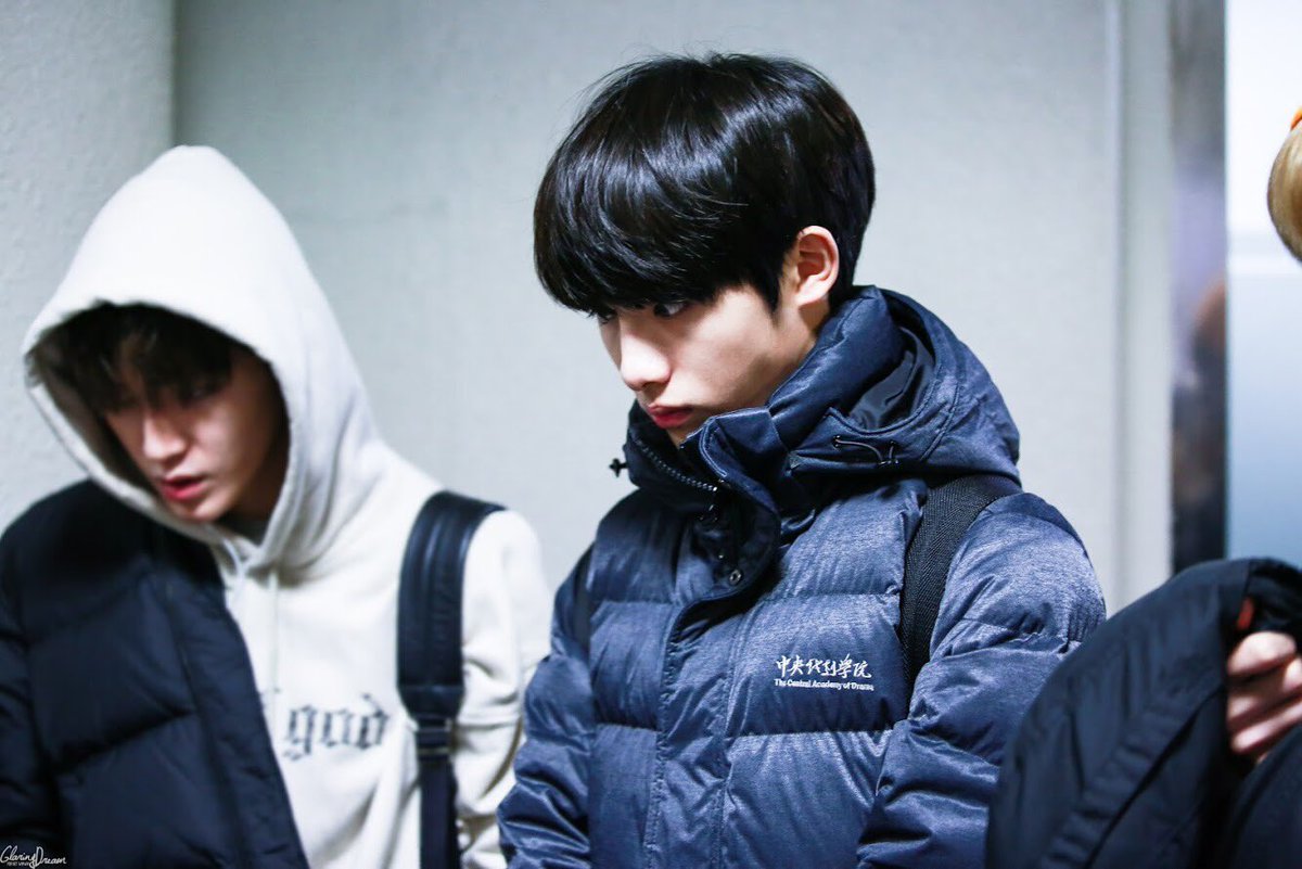 doublewin1028's tweet photo. Goodnight 🤤
#윈윈 #WINWIN  #NCT127 #董思成 #NCT #ウィンウィン https://t.co/izOjrFTcTX