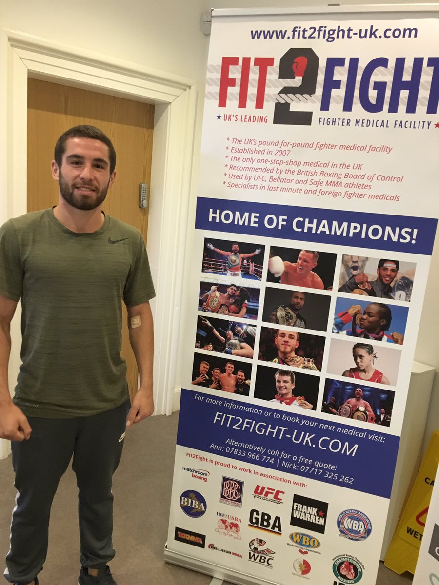 Fit2FightUK_'s tweet photo. Busy day today, Ryan Farrag also in the clinic getting ready for the new season... 🥊 #boxing #bigplans https://t.co/4yse4LT7Ck
