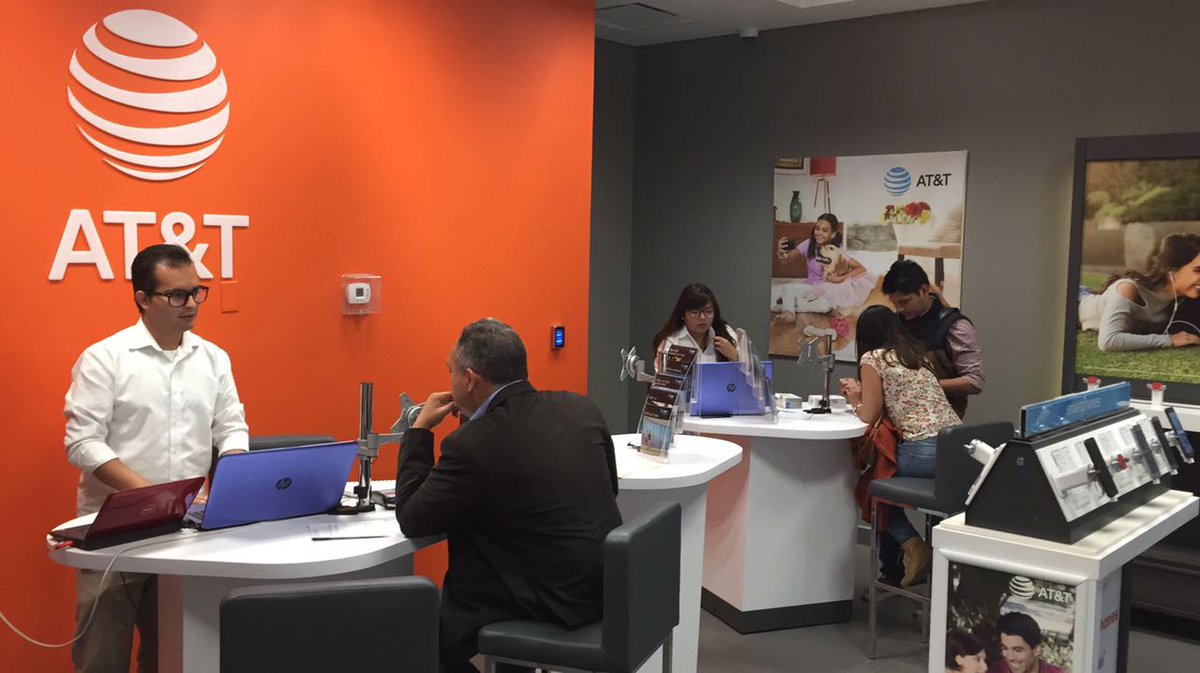 ConexionDmx's tweet photo. Regálale una sonrisa a tu mejor amigo. Contrata tu AT&amp;T con todo. YA. #ATT https://t.co/zNSzXRozyx https://t.co/1knFxM3ZrG