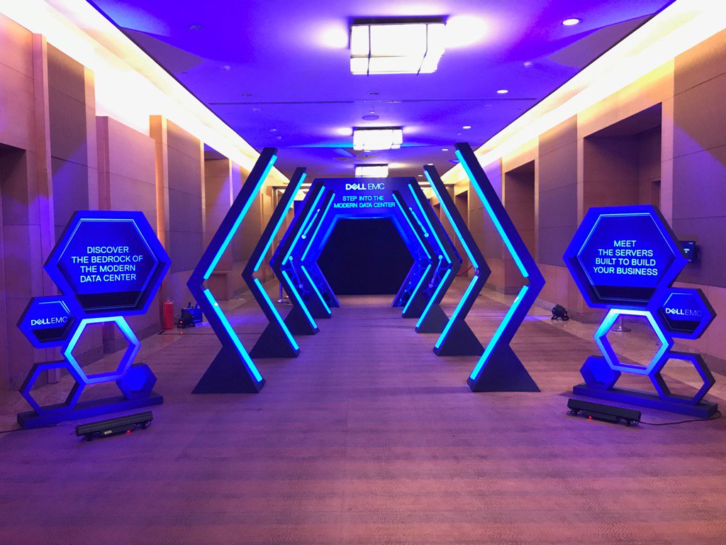 VishB007's tweet photo. Dell EMC PowerEdge Servers -Built to Build your Businesses #PowerEdge14G #14G #DellEMC #DellEMCIndia #letsgo14 https://t.co/fHTVkg2NQF