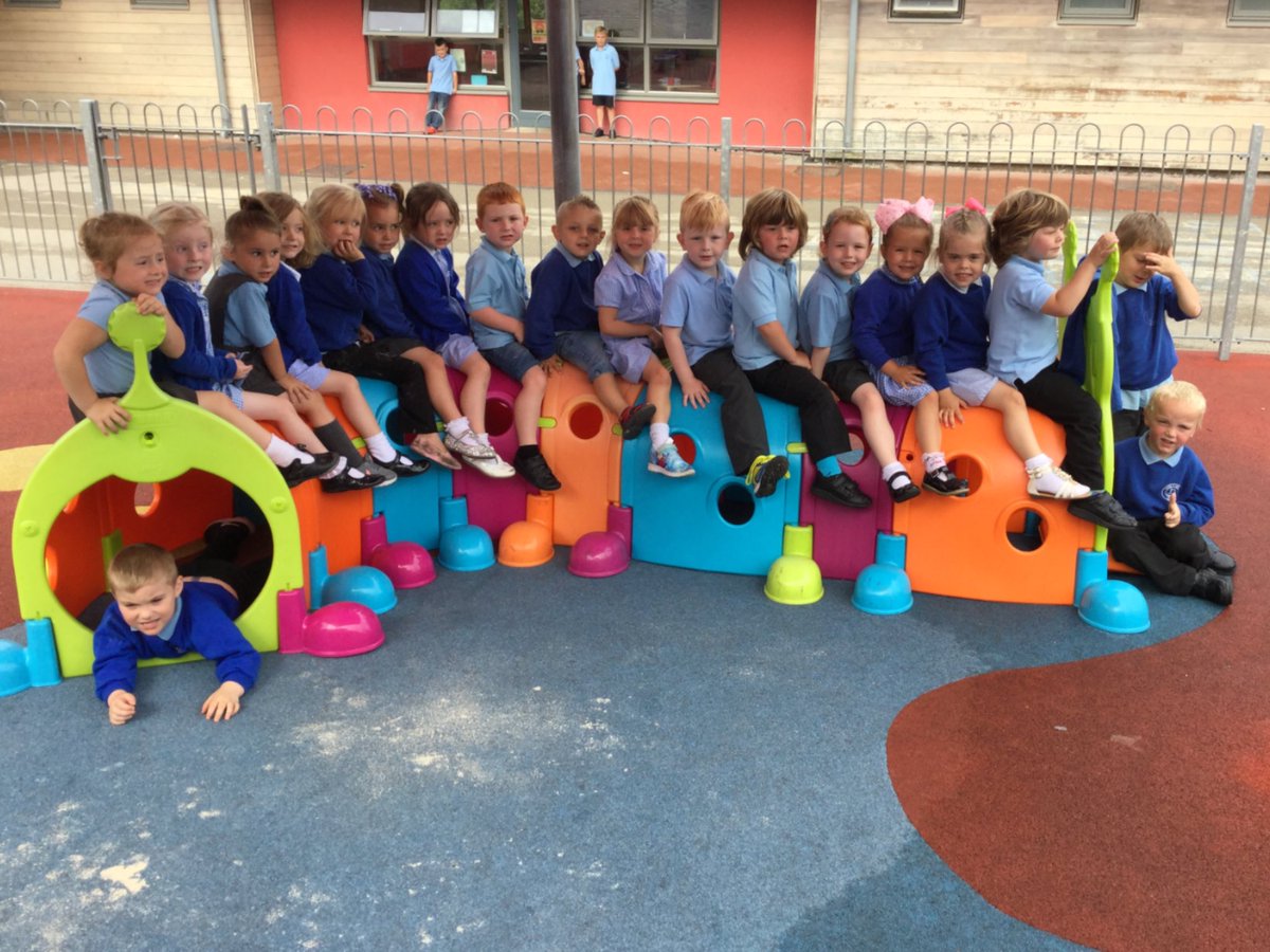 Graig_Meithrin's tweet photo. Plantos bach Mrs Jones wedi gwneud blwyddyn yn ysgol y Graig !
All the best in full time education ! https://t.co/UrgROTlHHL
