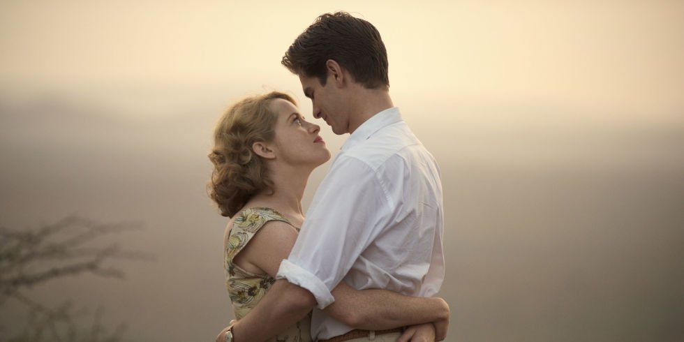 The first poster for Andrew Garfield and Claire Foy's new movie is ridiculously romantic: mrie.cl/YrHrtVB <a href="/BreatheMov/">Breathe The Movie</a> #BreatheMovie