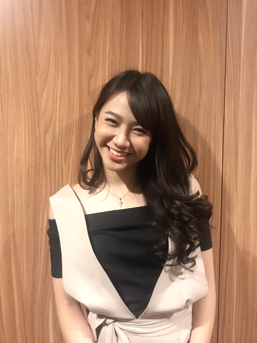 shanju's tweet photo. Makasih lho yang udah ntn Ini Talkshow! Besok ada The Comment jam 15.00 sama teater deh malemnya jangan lupa ya! https://t.co/7Kx3iafgti