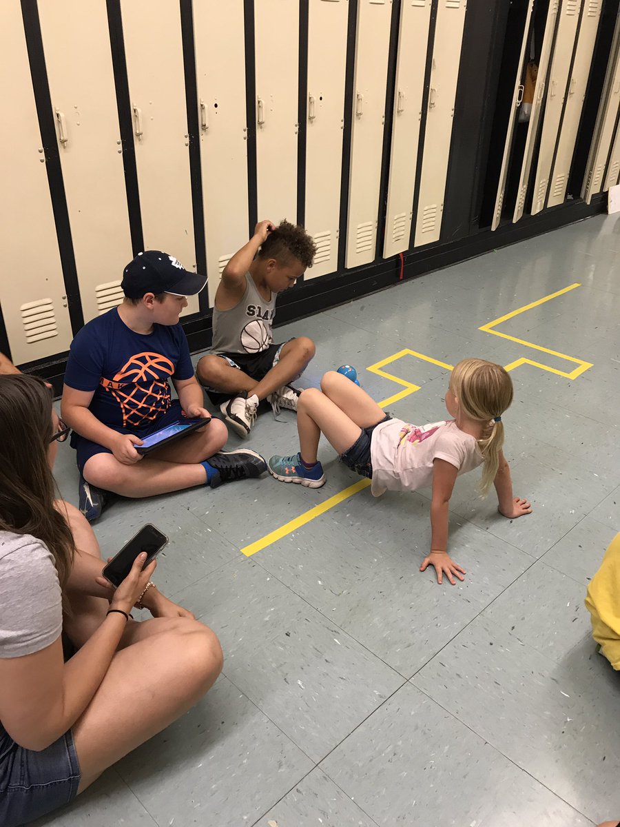 Helks00's tweet photo. Great day collaborating with Ford City. So proud of The Maxforf kids!!#2017SLPgecdsb #gecdsbpr @MsWolinski @MmeReaume @HowittClara https://t.co/cYPwzHZC0H
