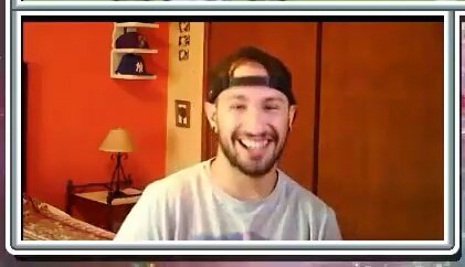 FuckBaal's tweet photo. #TeamPiru #TeamCalvo Protege a Sharkado joputa. https://t.co/LIpRmFSgWd