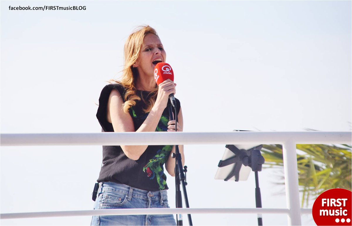 FIRSTmusicBLOG's tweet photo. #IsabelleA gaf gisteren een optreden aan het #QBeachHouse ! Was jij er ook bij? https://t.co/3GdJ9dDgij
