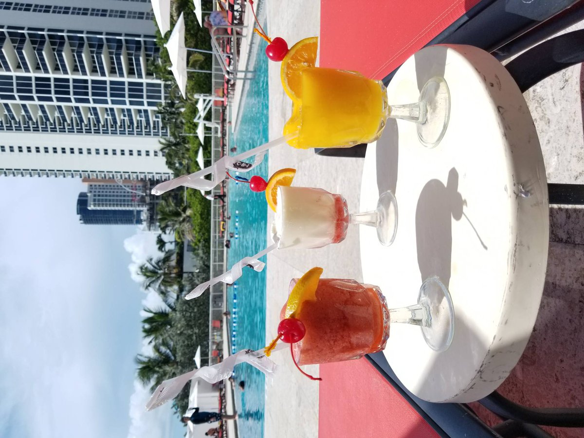 marcopolosunny's tweet photo. Daiquiri × 3! #nationaldaiquiriday #daiquiri #humpday #getfrozen #miamibeach #summertime
Book your #staycation!
https://t.co/4UAkAwdCiu https://t.co/GcFDQIRRIy