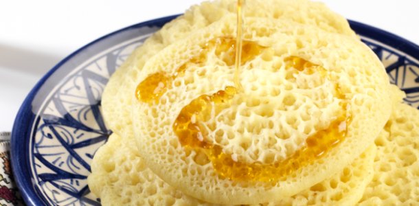 PandemosAgora's tweet photo. Testez les #Baghrir, les #crêpes marocaines tellement douces et moelleuses. #Maroc https://t.co/OGgaTepDEX https://t.co/qHBiTUnoZX