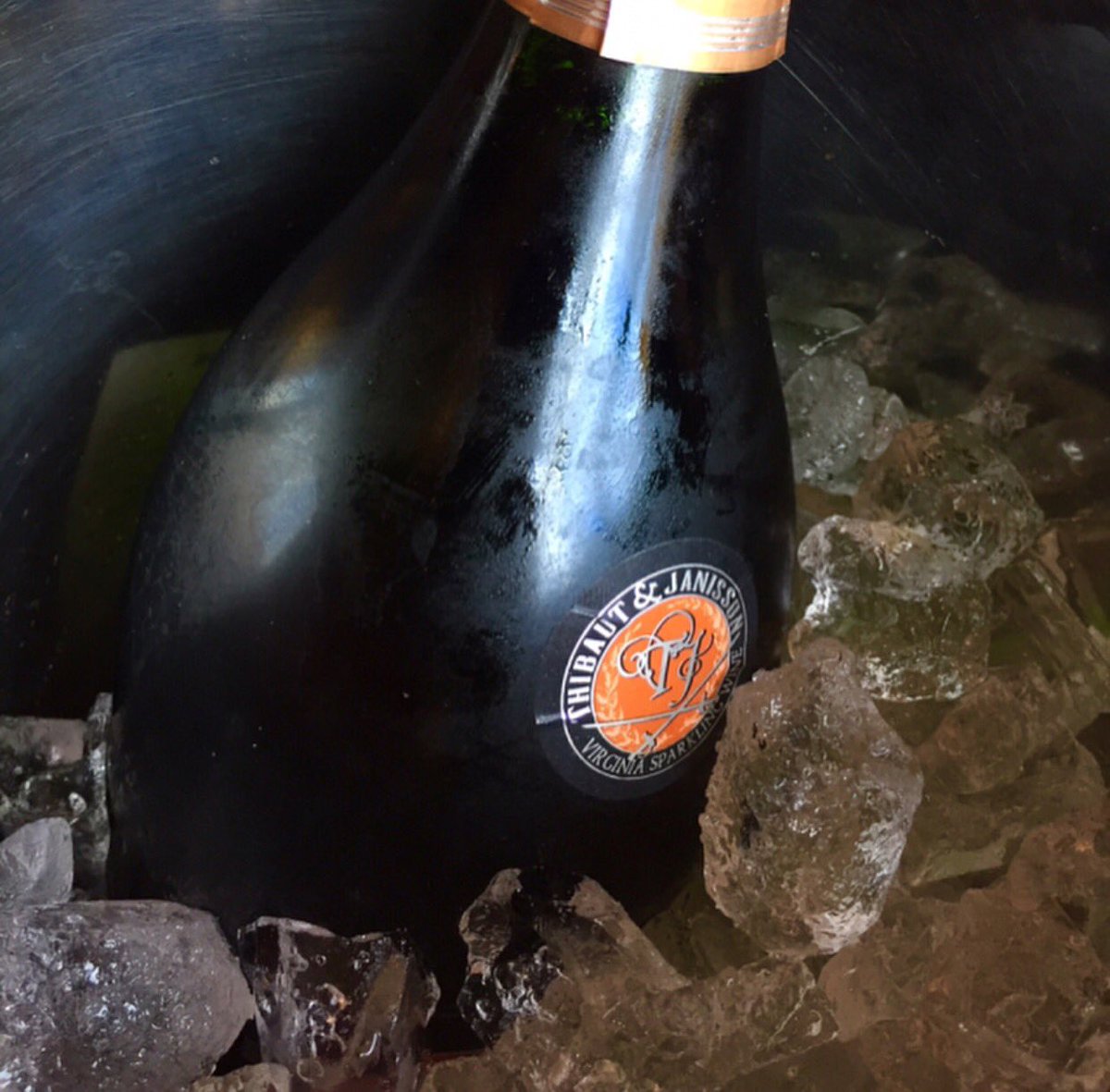 TJwinery's tweet photo. Just chillin' in ice. 😎 

📷: @winetouristmag https://t.co/TcawqP7BJS