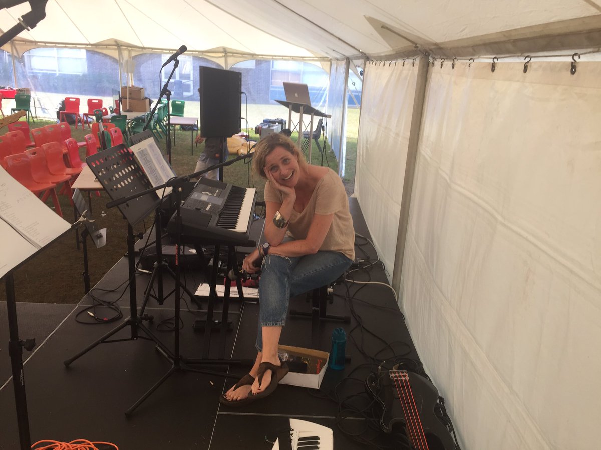 Applemore_Coll's tweet photo. Waiting for rehearsal for the Summer Ball #Applemore #Summerball #rocknroll https://t.co/vmzAPtoWHW