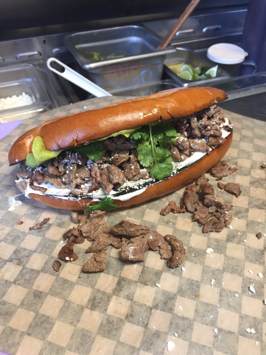 XandersTruck's tweet photo. Had a fun morning hanging with @AmityAddrisiK5 and @King5unit9 on @KING5Seattle 😎Cheers!#XandersFoodTruck #WhatsForLunch #King5 #Seattle https://t.co/6htaBsX0ya